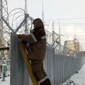 Монтаж колючей проволоки