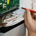 Необходимость обслуживания охранных систем